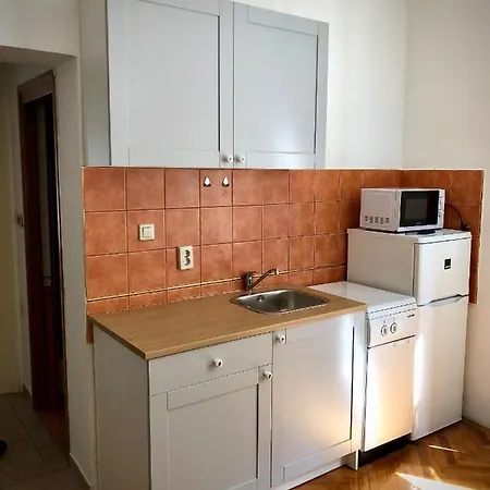 And By The Sea - 14937 Konukevi 3*