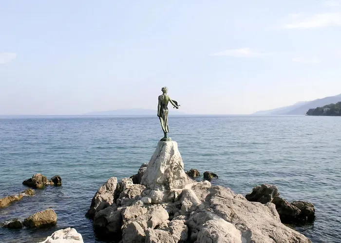 Гостевой дом And By The Sea - 14937