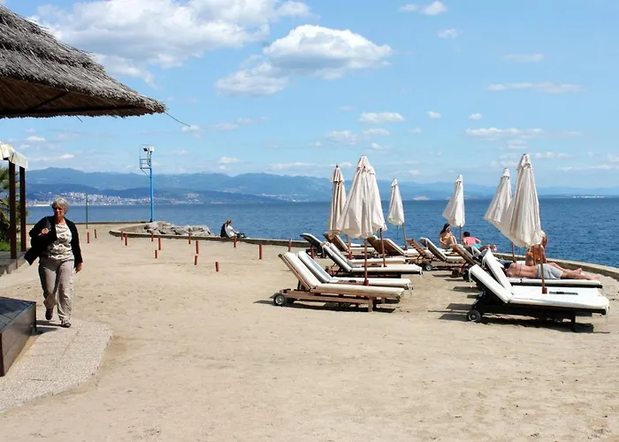 And By The Sea - 14937 게스트하우스