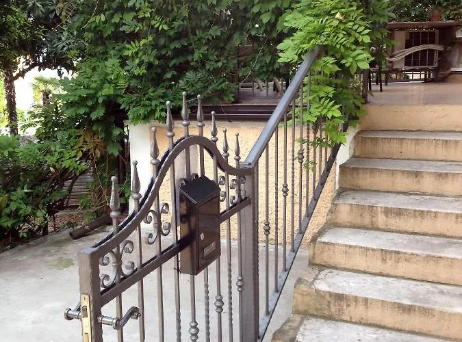 Guest house And By The Sea - 14937 3*