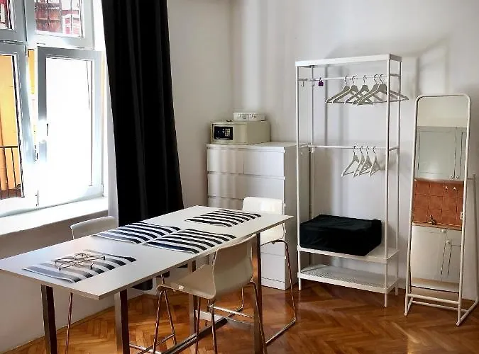 And By The Sea - 14937 오파티아